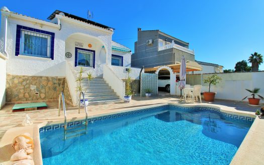 Villa for sale in Torrevieja