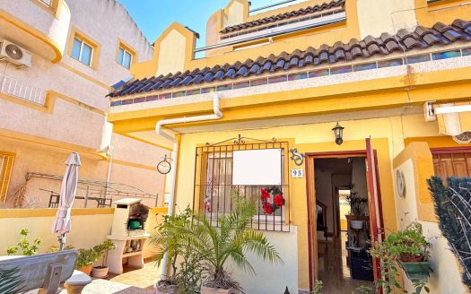Townhouse for sale in Orihuela Costa