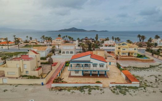 Villa for sale in La Manga del Mar Menor