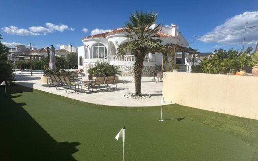 Villa for sale in Torrevieja