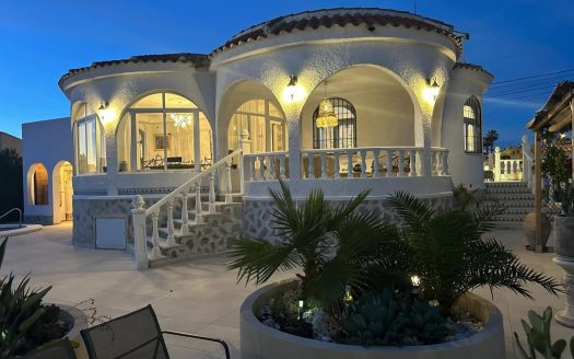 Villa for sale in Torrevieja