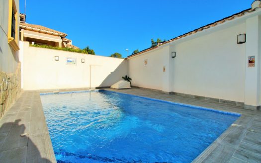 Villa for sale in Playa Flamenca
