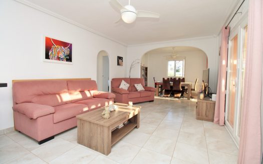Villa for sale in Playa Flamenca