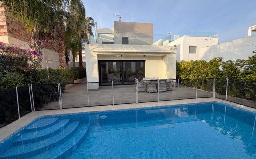 Villa for sale in Rojales