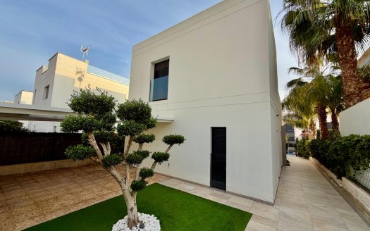 Villa for sale in Rojales