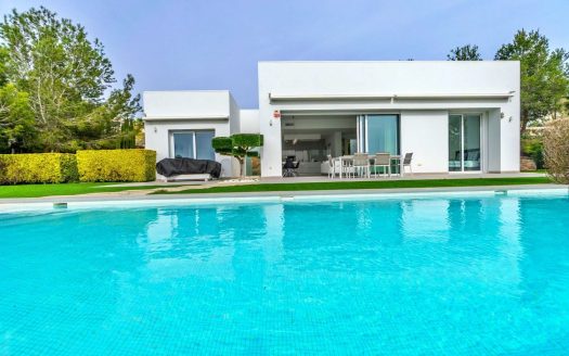 Villa for sale in Orihuela