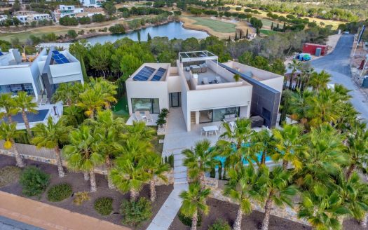 Villa for sale in Orihuela