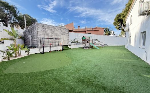 Villa for sale in Villamartin