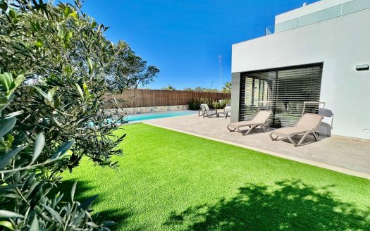 Villa for sale in Orihuela
