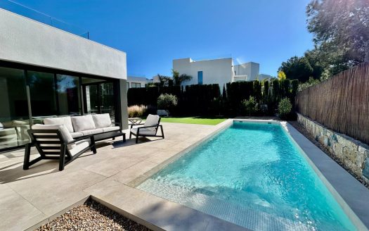 Villa for sale in Orihuela