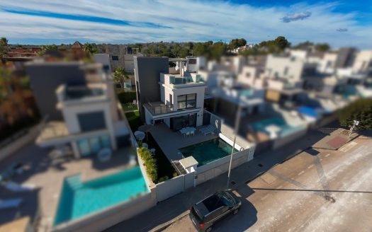 Villa for sale in San Miguel de Salinas