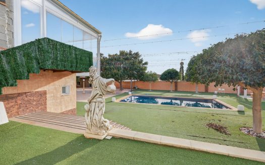 Villa for sale in Alicante