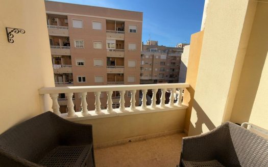 Sunny 1 bedroom apartment, with communal pool in the center of Torrevieja