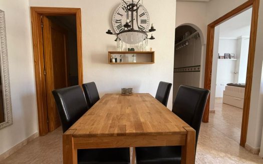 Sunny 1 bedroom apartment, with communal pool in the center of Torrevieja