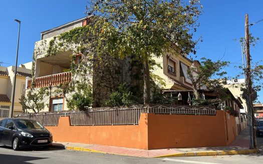 Semi Detached Villa for sale in Los Montesinos