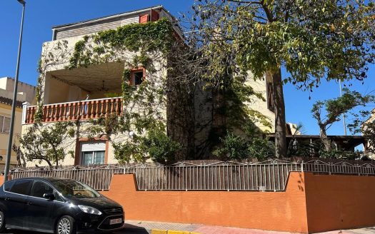 Semi Detached Villa for sale in Los Montesinos