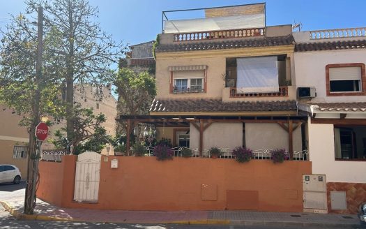 Semi Detached Villa for sale in Los Montesinos