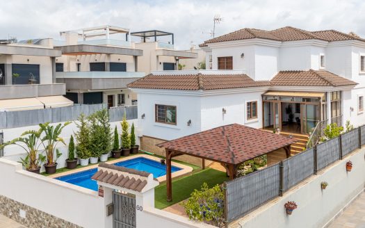 Semi Detached Villa for sale in Los Montesinos