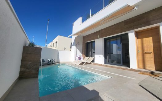 Townhouse for sale in Daya Vieja