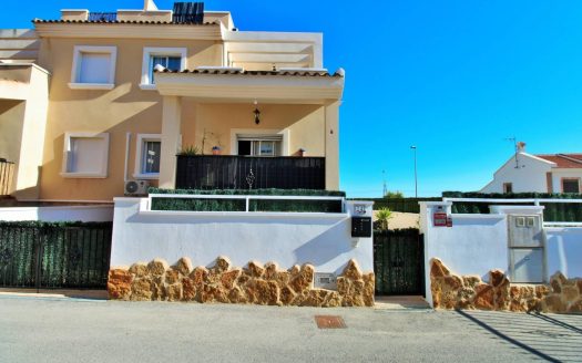 Semi for sale in San Miguel de Salinas