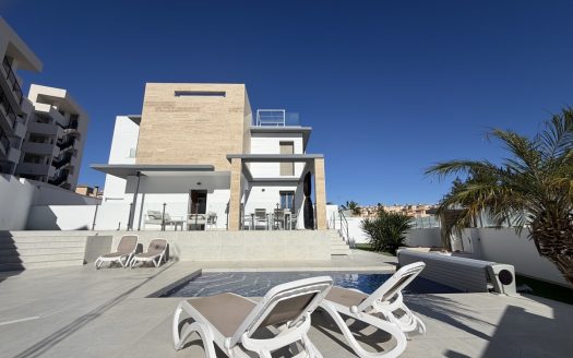 Villa for sale in Villamartin