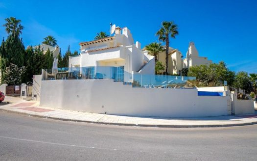Villa for sale in Orihuela Costa
