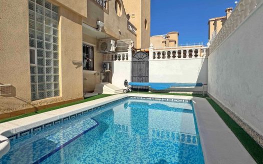 Townhouse for sale in Orihuela Costa