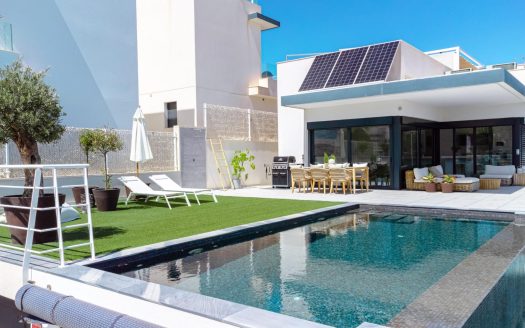 Villa for sale in San Miguel de Salinas