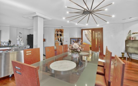 Villa for sale in Elche