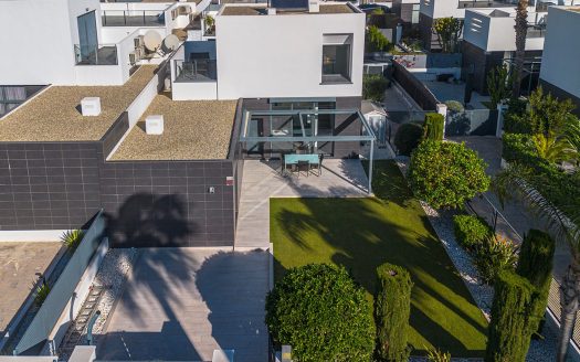 House for sale in Algorfa