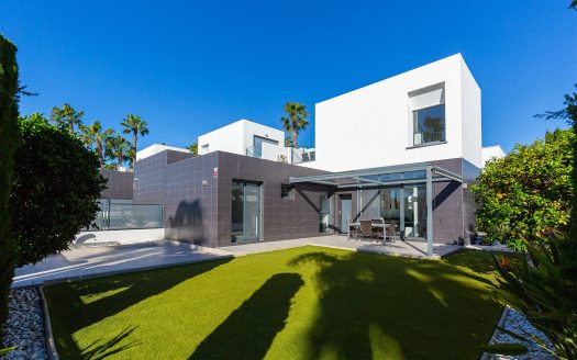 House for sale in Algorfa