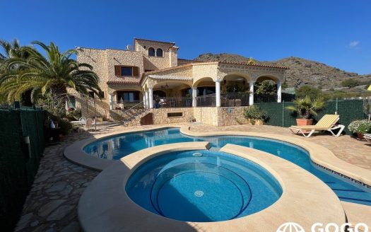 101 for sale in Cala panizo