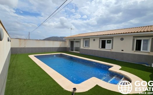 Villa for sale in Puerto Lumbreras