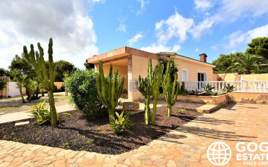 Villa for sale in Orihuela