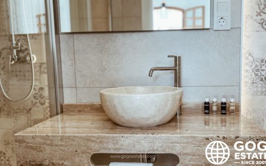 Apartment for sale in Desert Spring Golf