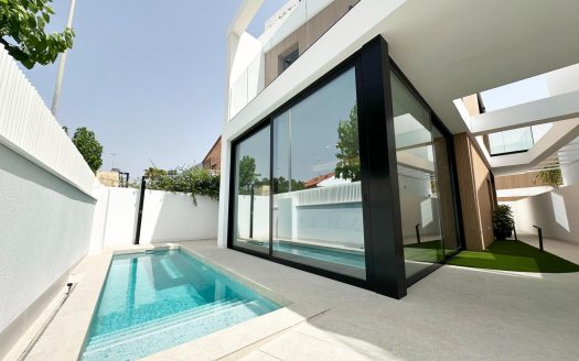 Exclusive New Build Villas 300 m from the Beach in Torre de la Horadada