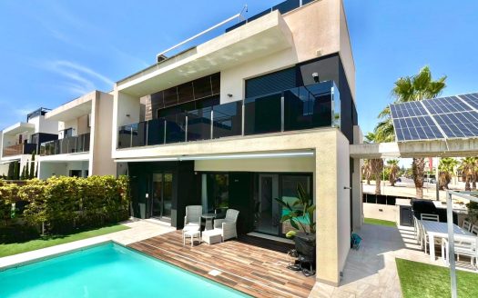 Villa for sale in Orihuela Costa