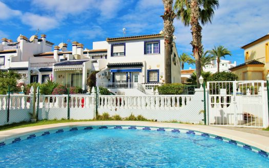 Townhouse for sale in Villamartin