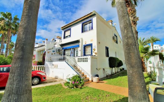 Townhouse for sale in Villamartin