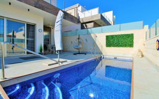 Villa for sale in Villamartin