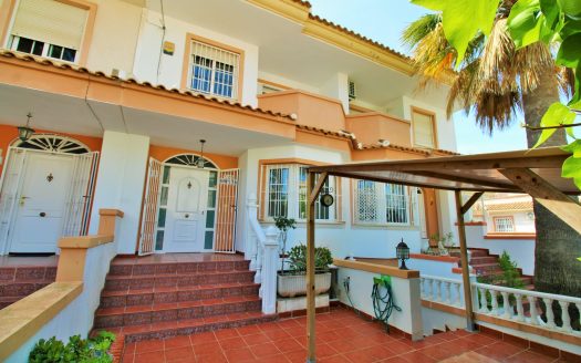 Townhouse for sale in Villamartin