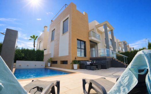 Townhouse for sale in Orihuela Costa