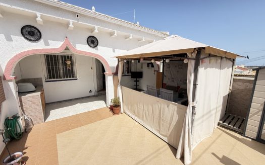 Bungalow for sale in San Miguel De Salinas
