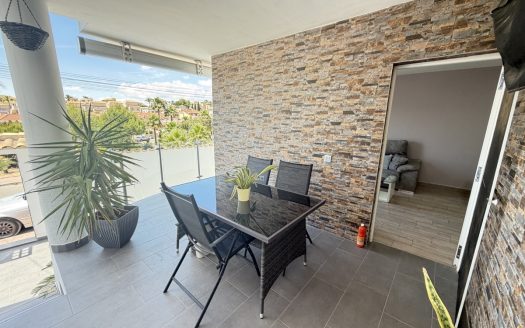 Villa for sale in Villamartin