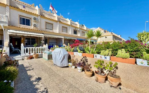 Terraced house for sale in Orihuela Costa
