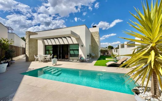 Villa for sale in San Miguel de Salinas