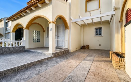 Townhouse for sale in Orihuela Costa
