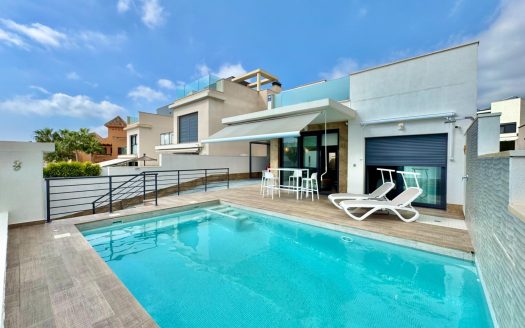 Villa for sale in San Miguel de Salinas