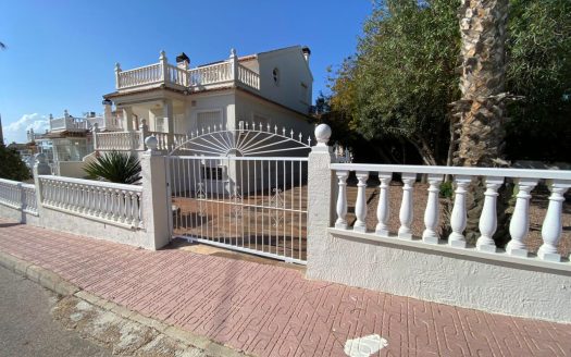 Detached villa in 200m from La Mata beach in Torrevieja.