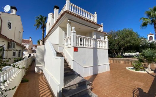 Detached villa in 200m from La Mata beach in Torrevieja.